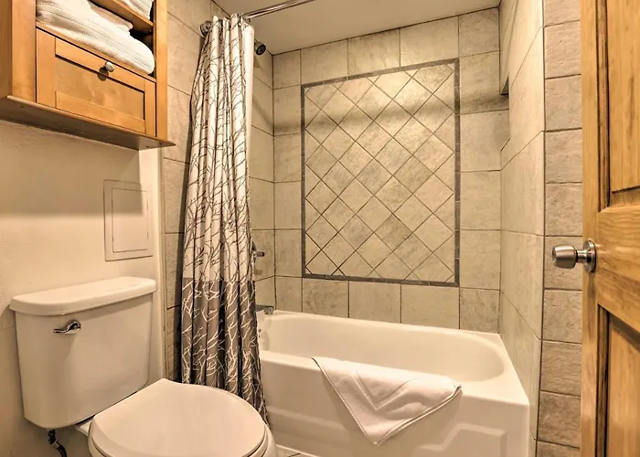 Holiday home Near Lift & Golf Course!
