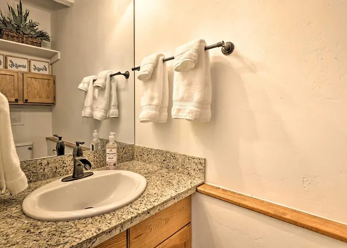 Holiday home Near Lift & Golf Course!