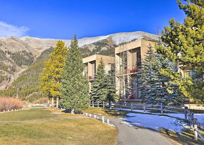 Near Lift & Golf Course! Holiday home *